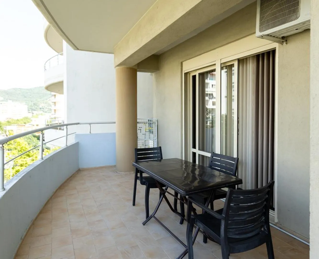 Evoque Stylish Stay Vlorë 0*,